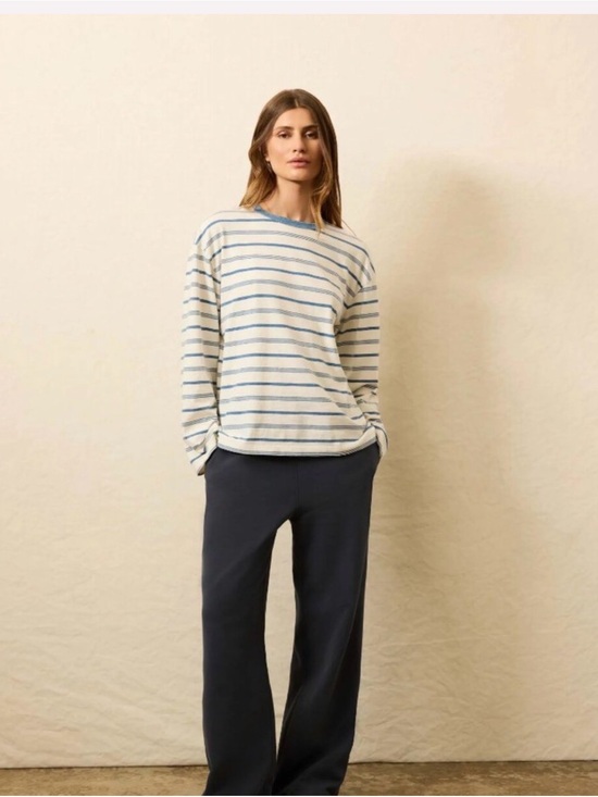 Faherty Tops - Faherty sunwashed stripe Cream and Light Blue Striped Long Sleeve Tshirt tee